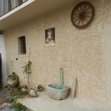 Lombardi Apartment Busca
