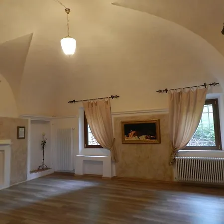 Lombardi Apartment *