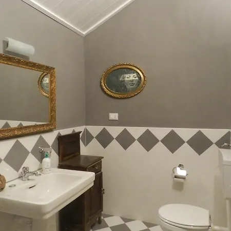 Lombardi Apartment *