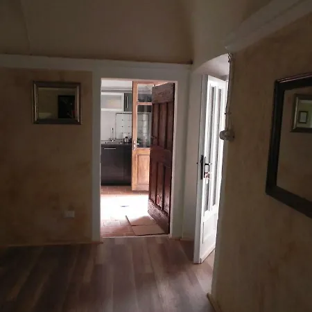 Lombardi Apartment Busca